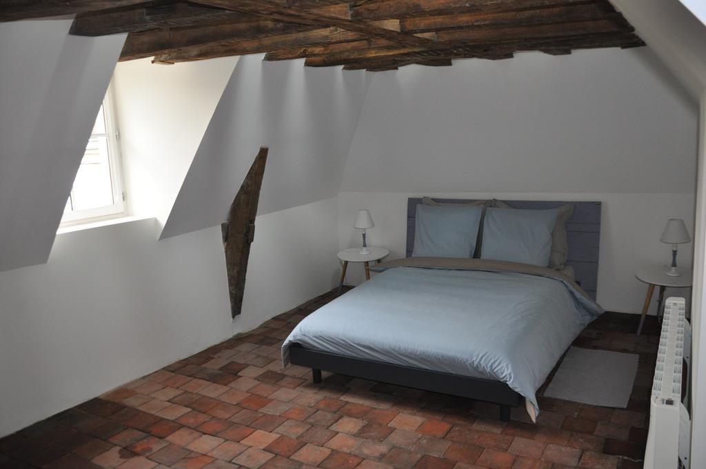 B&B Le Relais Des Saints Peres Auxerre Exterior foto