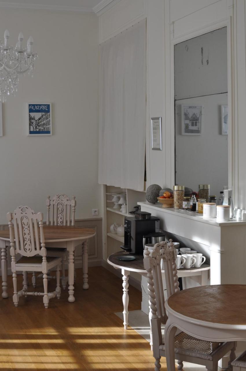 B&B Le Relais Des Saints Peres Auxerre Exterior foto