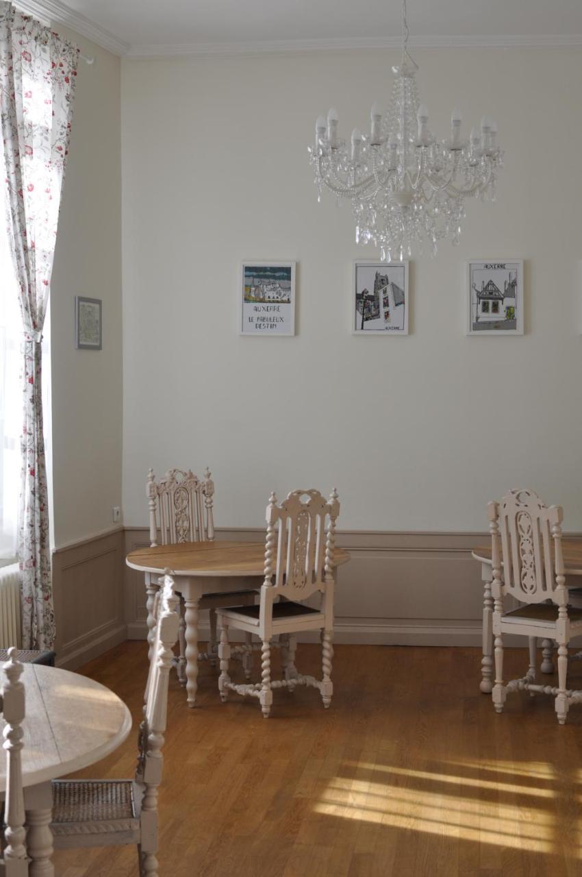 B&B Le Relais Des Saints Peres Auxerre Exterior foto